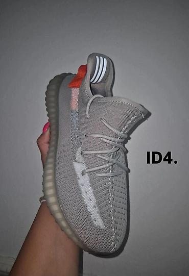 Patike: Yezzy lepo odradjene
Urezan boost u djonu
36-48
4500 din ❤️‍🔥
SS🖤⭐⭐ — 12