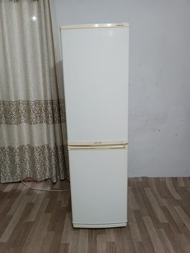 самсунк: Холодильник Samsung, Б/у, Двухкамерный, De frost (капельный)