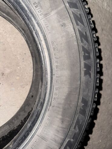 купить шины на мтз 82 задние: Шина Bridgestone Blizzak MZ022 размером 205/70R15 95Q, предназначенная