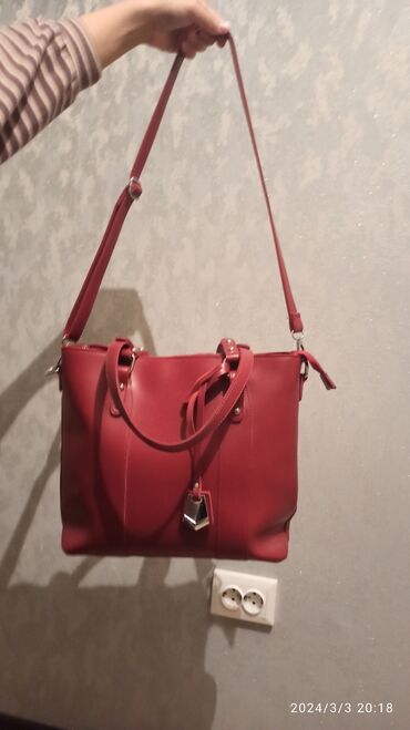 вместительная сумка: Состояние качество отличное, кожа, стильная сумка, вместительная