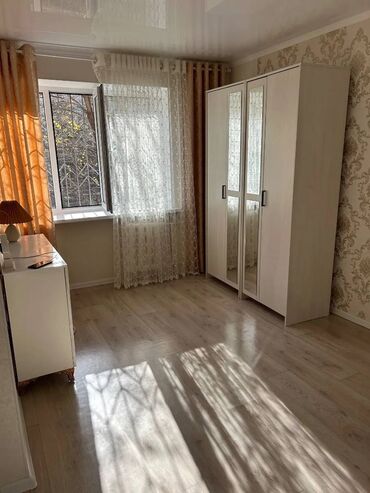 Продажа квартир: 1 комната, 34 м², 1 этаж — 3