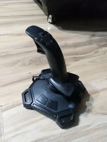 Oprema za video igre: 1. MS Gamepad Console M500 2. Wireless Game Controller 3. Logitech® — 9