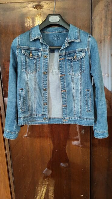 Köynəklər: Klassik cins gödəkçə - Marka: Rissen Denim (RR loqolu iç etiket) -