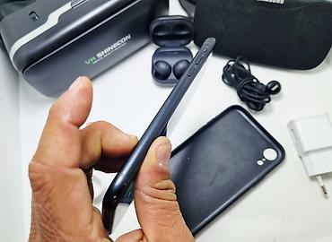 Apple iPhone: IPhone Xr, Б/у, 256 ГБ, Jet Black, Зарядное устройство, 100 % — 5