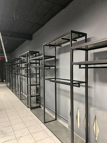 Кронштейны, стойки: Торговое оборудование для магазина одежды и обуви, стиль — 4