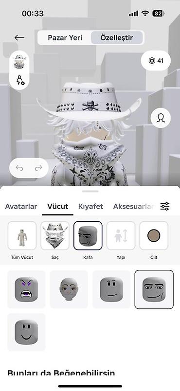 Kişi geyimləri: Məhsul: Roblox avatar dəsti – ağ/boz temalı “street-fashion” kombini — 7