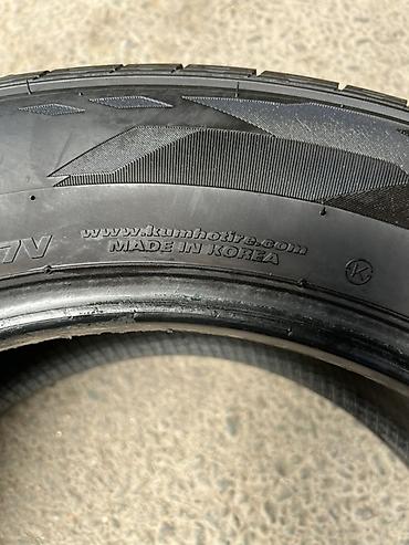 60: Комплект из 4 летних шин Kumho, размер 235/60 R18 107V. Особенности — 4