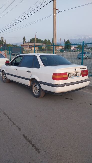 Volkswagen: Volkswagen Passat: 1995 г., 1.8 л, Механика, Бензин, Седан