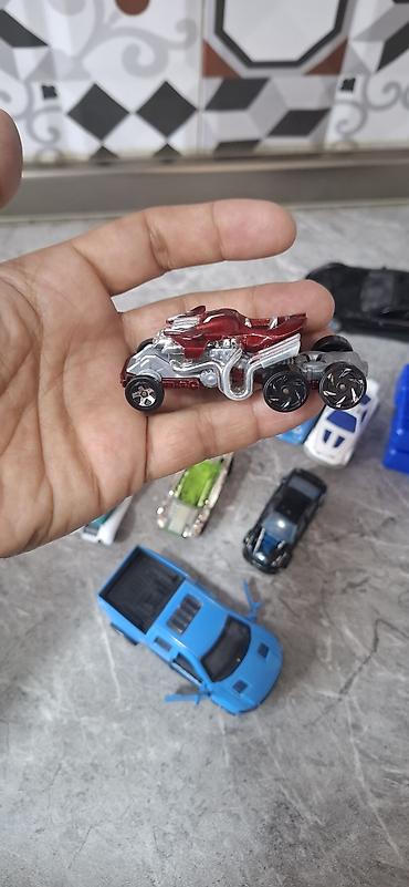 hot wheels oyuncaq dəsti: Uşaq oyuncaqları – kiçik avtomobil kolleksiyası. Məhsul təsviri: - — 2