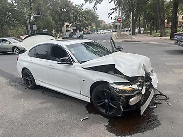 машина битый: BMW 3 series: 2018 г., 2 л, Автомат, Бензин, Седан — 2