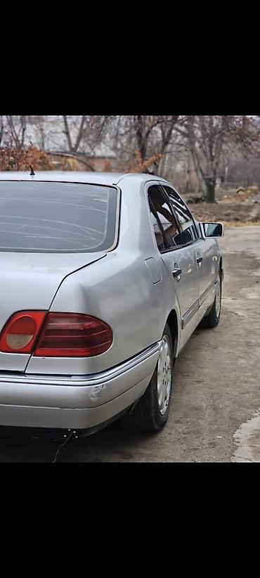 касем машина: Mercedes-Benz E-Class: 1999 г., Седан — 6