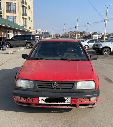 Volkswagen: Volkswagen Vento: 1992 г., 1.8 л, Механика, Бензин, Седан