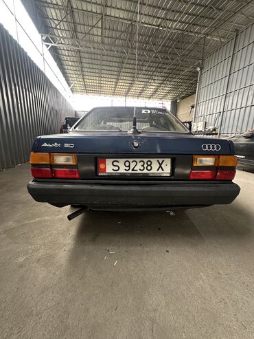 арзан машина мерс: Audi 80: 1985 г., 1.8 л, Механика, Бензин, Седан