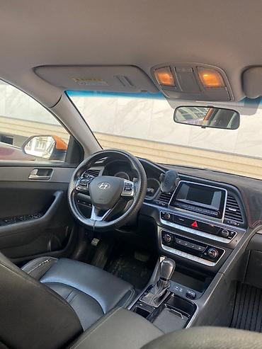 капот на соната: Hyundai Sonata: 2019 г., Автомат, Седан — 2