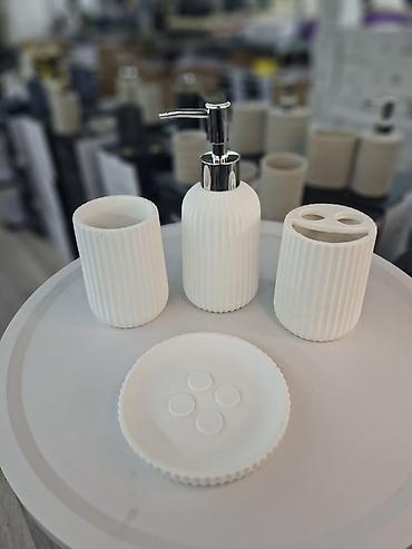 firca desti: Hamam aksesuarları dəsti – dispenserli 4-lü set - Tərkib: maye sabun — 1
