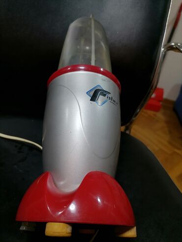 Blenderi, mikseri: Blender 500w manji Fišer Nemačka sa jednom posudom
 Mirjevo — 6