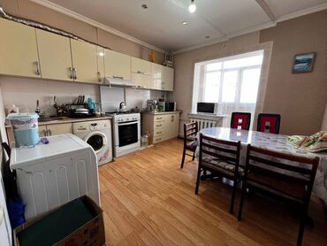 3 комнатная квартира 104 серии бишкек: 2 комнаты, 75 м², 106 серия улучшенная, 6 этаж, Косметический ремонт