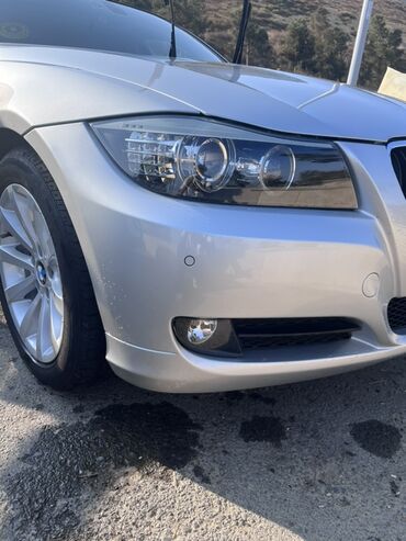 BMW: BMW 320: 2 l | 2010 il Sedan — 2