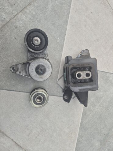 Информатика: Məhsul: Avtomobil üçün mexaniki hissələr dəsti Tərkib: - Kəmər