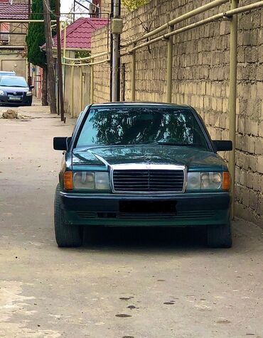 Чехлы: Mercedes-Benz 190 (W201): 2 л | 1990 г. Седан
