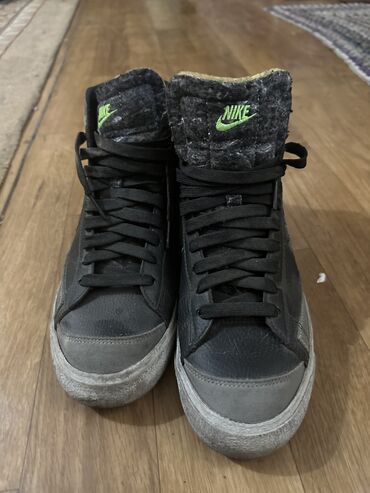 зимние кроссовки найк: Nike Blazer
42 EU
носил 2месяца
Покупал в Японии