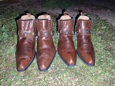 обувь 34: Кожанные туфли "казачки" фирмы "T-More" новые, есть в наличии 2 пары