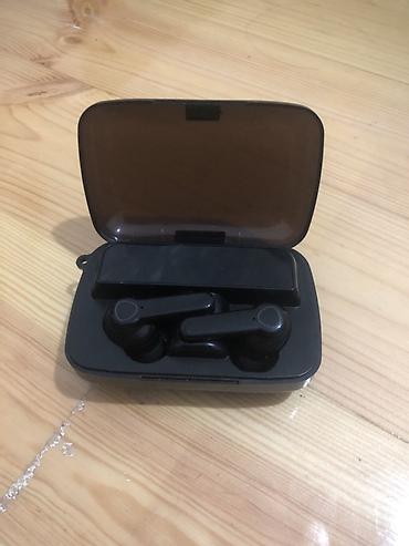 ceyran qaz peci: Qara rəngli simsiz Bluetooth qulaqlıq dəsti, şarj qutusu ilə birlikdə — 1