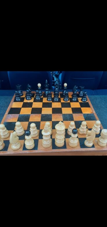 Sport i rekreacija: Šah super očuvan 800 din. drveni sve figure