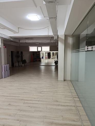 этажи: Барбершоп 220 м², 5 комнат, С ремонтом, Частично с оборудованием, Многоэтажное жилое здание, Отдельный вход — 3