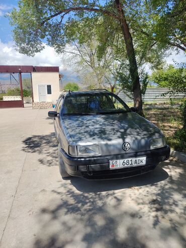 Volkswagen: Volkswagen Passat: 1992 г., 1.8 л, Механика, Бензин, Универсал