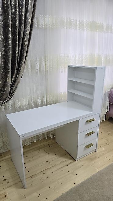 ofis stullar: Düz masa, Stulsuz, Polkalı, Siyirməli, Sadə laminat — 1