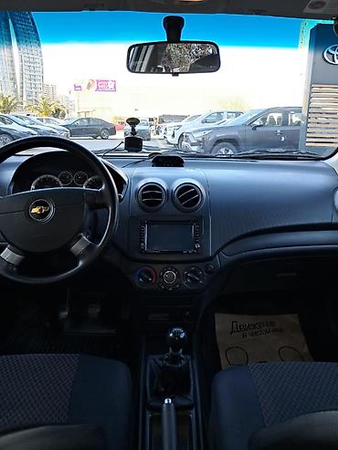 aveo ekran: Chevrolet Aveo: 1.4 l | 2010 il 100 km Sedan — 8