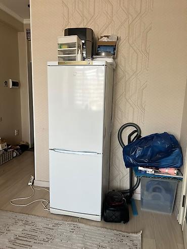 indesit: Холодильник Indesit, Б/у, Двухкамерный — 1