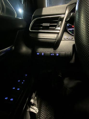 Toyota: Toyota Camry: 2017 г., 2.5 л, Автомат, Гибрид, Седан — 9