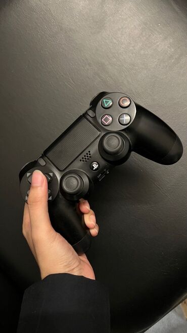 пес 4: Продаю DualShock 4 Оригинальный джойстик, в идеальном состоянии. С