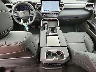 2025: Toyota Sequoia: 2025 г., Гибрид, Внедорожник — 4