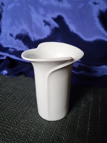 Vaze i saksije: Vaza nova 1950g+,rucni rad KPM porcelan Bavaria. Nova nemacka — 1