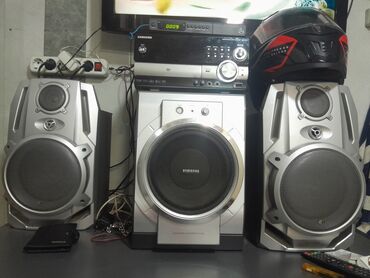 Radio: Samsung ev teatr sistemi, yüksək səs keyfiyyəti və güclü bas üçün iki