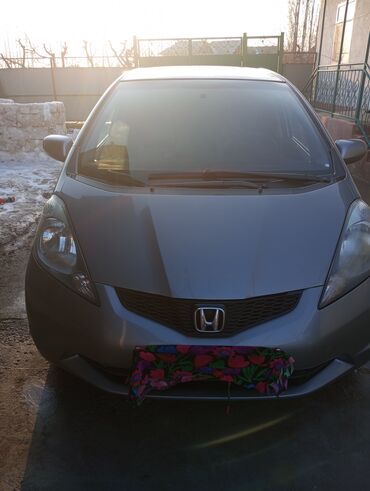 авто парк бишкек: Honda Jazz: 2009 г., 1.3 л, Механика, Бензин