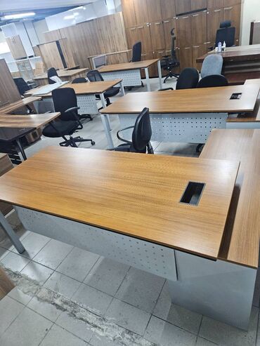 Ofis masaları: İşlənmiş, Müdir üçün, Künc masa -da lalafo.az — 5 Ofis masaları: İşlənmiş, Müdir üçün, Künc masa — 5