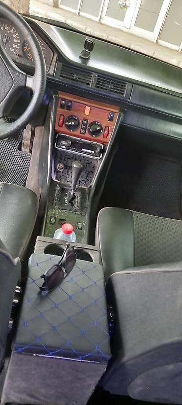 Mercedes-Benz: Mercedes-Benz E 250: 2.5 l | 1994 il Sedan — 15