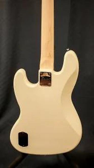 Gitare: SQUIER AFFINITY ACT JAZZ BASS OWT | . Slanje po — 12