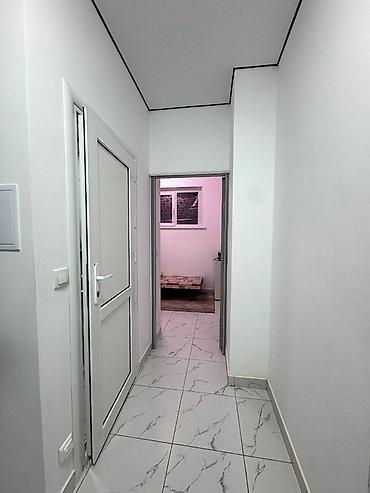видео студия: Студия с отдельной кухонной зоной и санузлом. Планировка и отделка: - — 5
