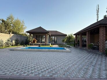 Отели и хостелы: Продается Гостевой дом или дача в Новопокровке (ближе к центру) — 2