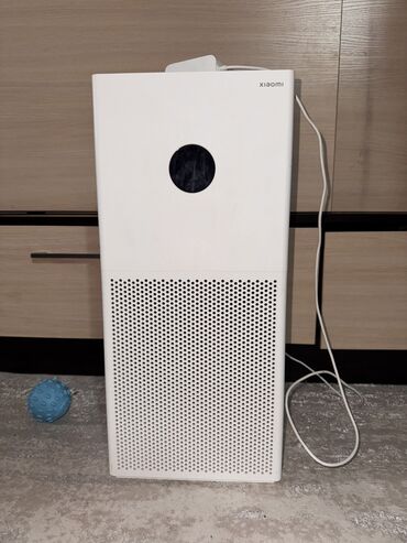 Другая климатическая техника: Продаю очиститель воздуха xiaomi air purifier 4 lite, фильтр где то на