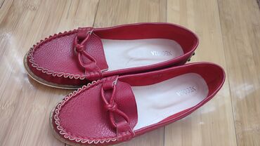 Кроссовки и спортивная обувь: Туфли 40, цвет - Красный