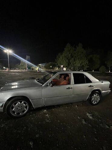 Mercedes-Benz: Mercedes-Benz W124: 1992 г., 2.3 л, Механика, Бензин, Седан