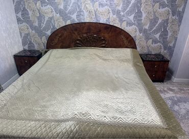 прикроватная тумбочка из дуба: Уктоочу бөлмө гарнитуру, Колдонулган, Эки кишилик керебет, Беларусь, Жыгач, түсү - Күрөң