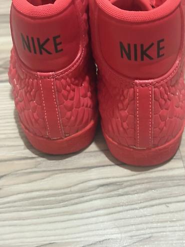 jordan kişi krossovkaları: Nike qırmızı idman ayaqqabısı Orijinal 39 ölçü - Rəng: Tam qırmızı — 1