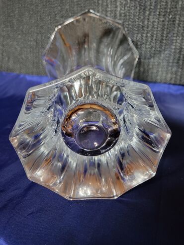 Vaze i saksije: Vaza, Staklo, Novo na lalafo.rs — 16 Vaze i saksije: Vaza, Staklo, Novo — 16